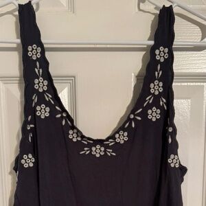 American Eagle Dark Gray Women’s Tank White Embroidered Flowers Large L